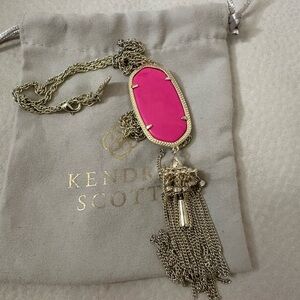 NWOT Kendra Scott pink rayne